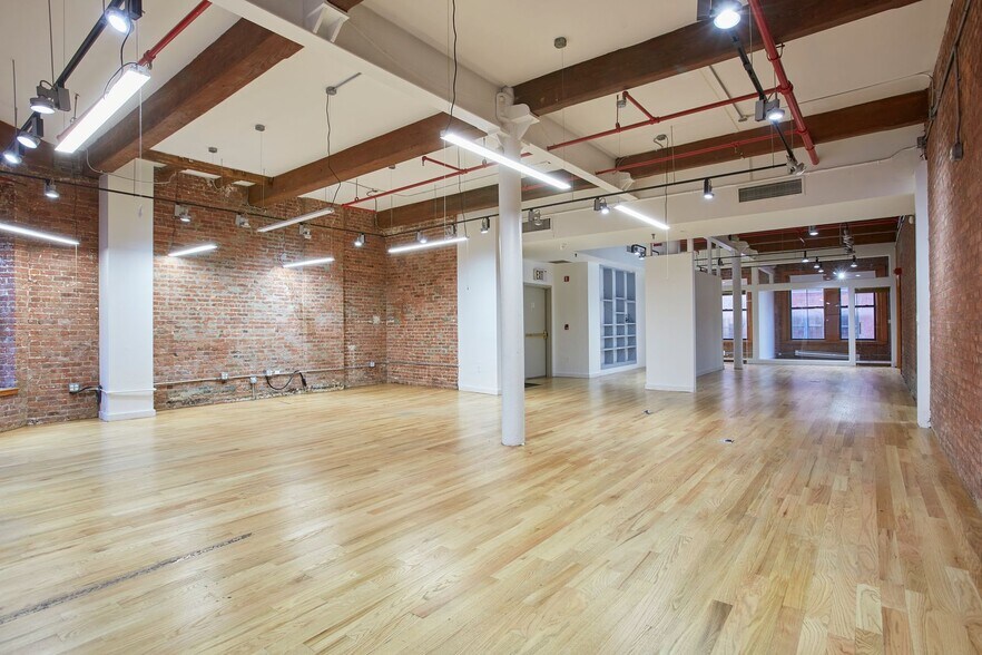 More Photos Of 179 Franklin St, New York Office Residential For Lease