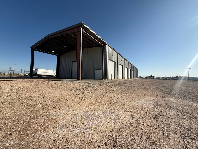 More Photos Of 3710 S County Road 1276, Midland Warehouse For Lease