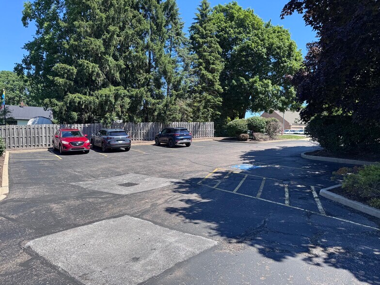 More Photos Of 757 Graham Rd, Cuyahoga Falls Medical For Lease