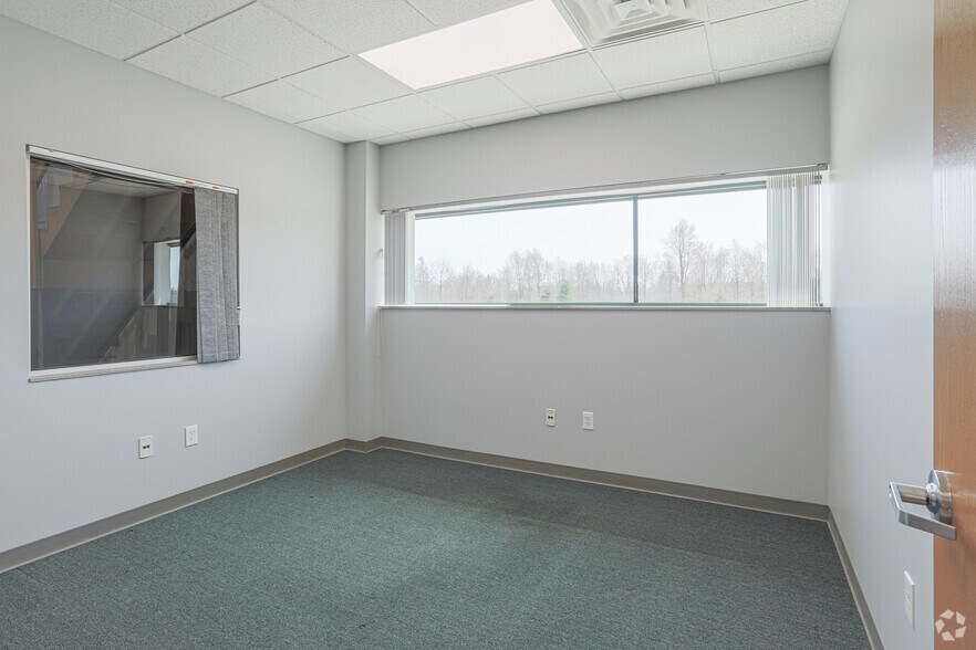 More Photos Of 1060 Commerce Dr, Farwell Manufacturing For Lease