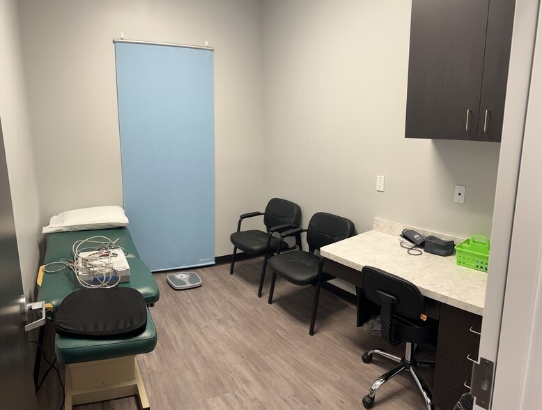 More Photos Of 938 Cypress Village Blvd, Sun City Center Medical For Lease