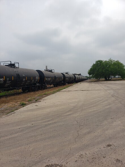 More Photos Of 3600 Formosa Ave, McAllen Distribution For Lease