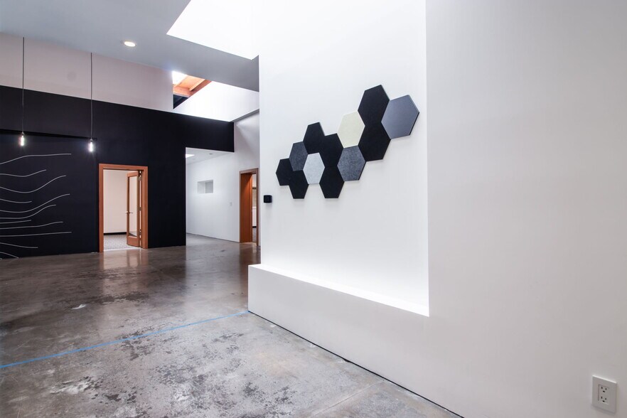 More Photos Of 1648 10th St, Santa Monica Loft Creative Space For Sale