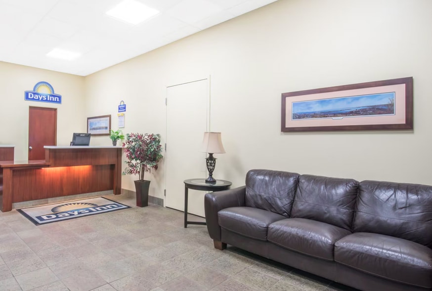 More Photos Of 2211 London Rd, Duluth Hotel For Sale