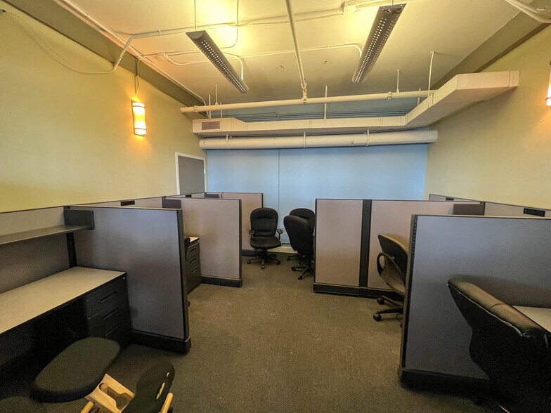 More Photos Of 312 2nd St, Roanoke Office Residential For Lease