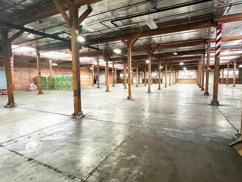 More Photos Of 17 7th St, Clearfield Warehouse For Lease