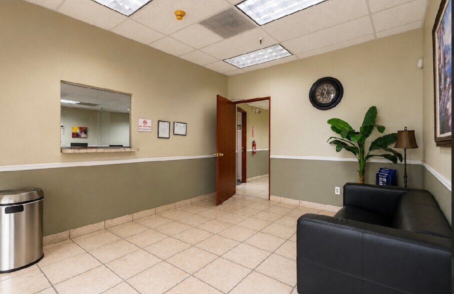 More Photos Of 1609 W 17th St, Tempe Manufacturing For Sale