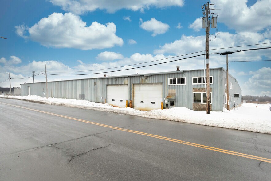 More Photos Of 513-539 E Hiawatha Blvd, Syracuse Warehouse For Lease