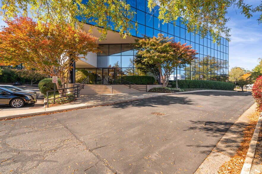 More Photos Of 5350 Shawnee Rd, Alexandria Medical For Sale
