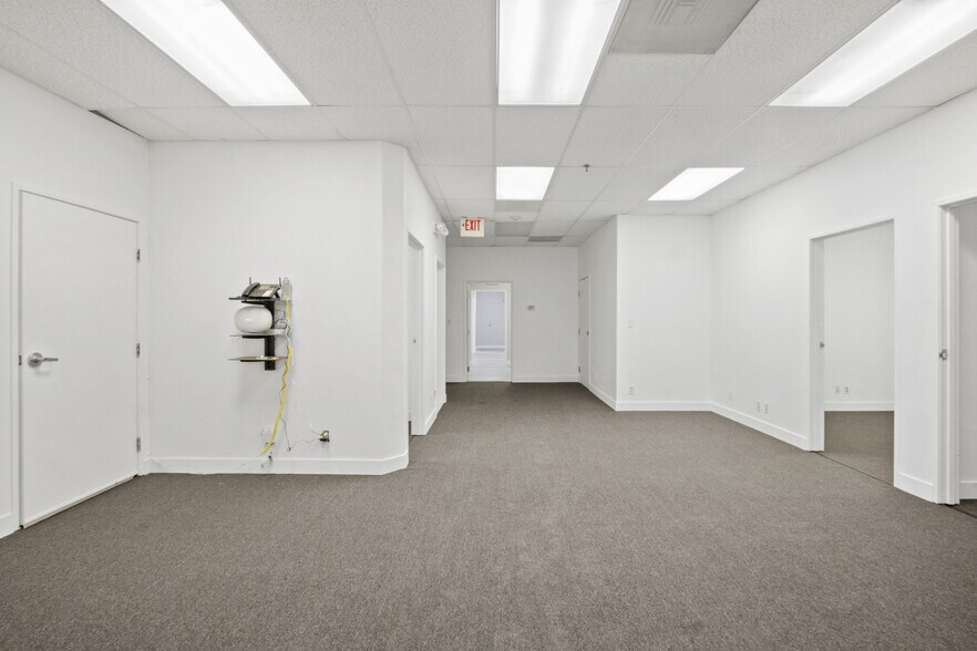 More Photos Of 19143 S Hamilton Ave, Gardena Warehouse For Sale