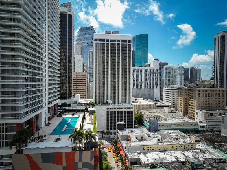 More Photos Of 1 SE 3rd Ave, Miami Office For Lease