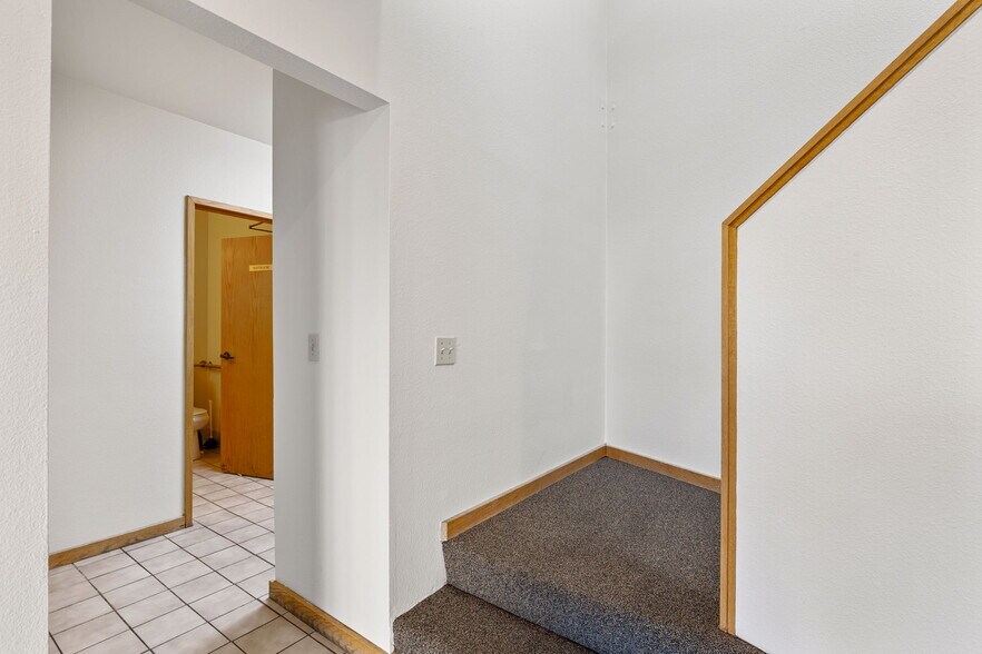 More Photos Of 610 Davis St, Santa Rosa Office Residential For Sale