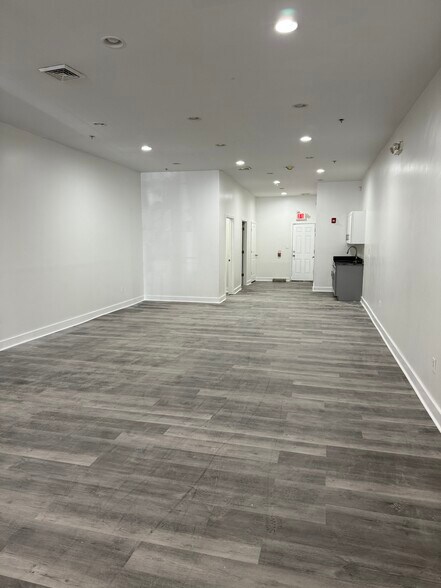 More Photos Of 313-317 S 60th St, Philadelphia Apartments For Lease