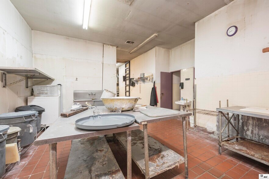 More Photos Of 1801 E Madison Ave, Bastrop Restaurant For Sale