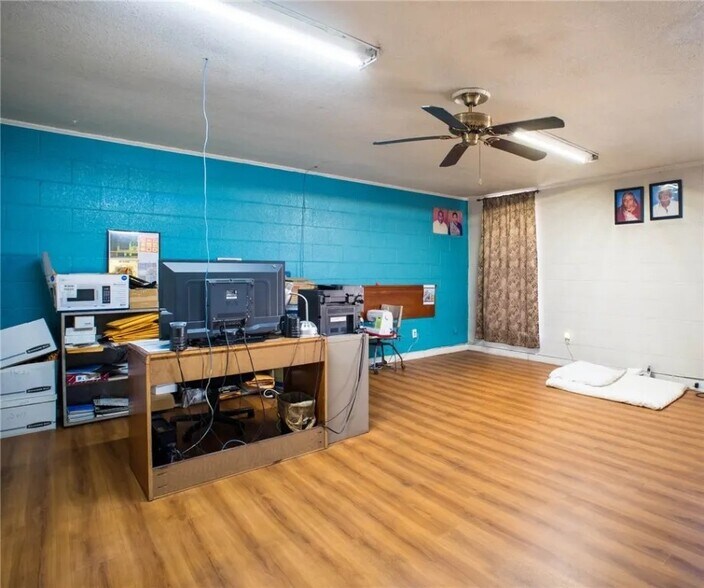 More Photos Of 520 S Jackson St, Jacksonville Hotel For Sale