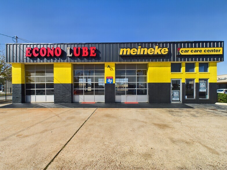 Primary Photo Of 4448 Fm 1960 Rd W, Houston Auto Repair For Lease