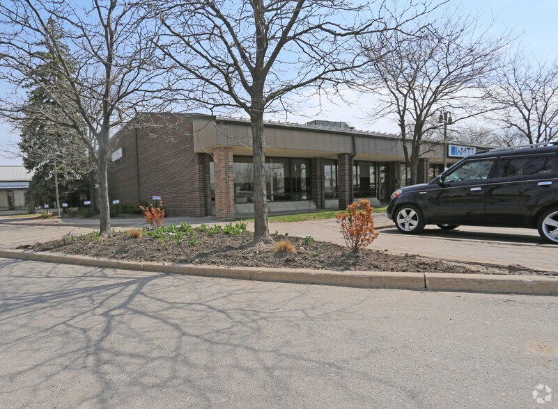 More Photos Of 1 Westside Dr, Toronto Light Distribution For Lease