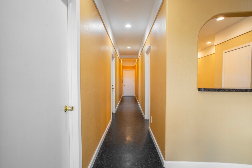 More Photos Of 910 Brenda St, Houston Warehouse For Sale