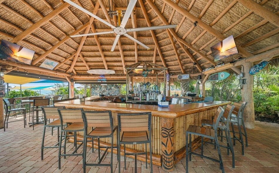 More Photos Of 4845 Dixie Hwy NE, Palm Bay Restaurant For Sale