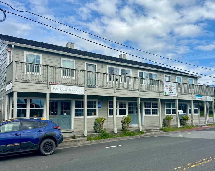 More Photos Of 799 Main St, Half Moon Bay Freestanding For Lease