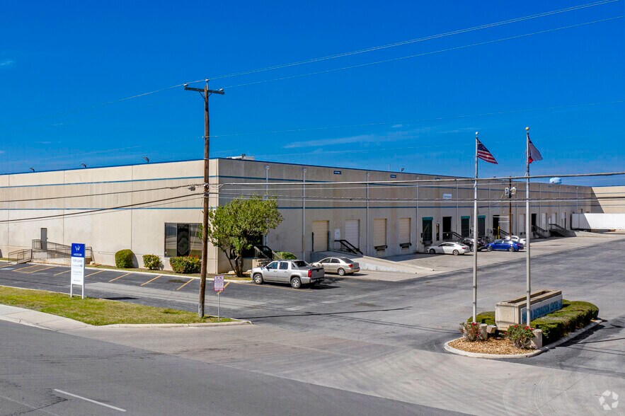 Primary Photo Of 3331-3347 N Panam Expy, San Antonio Distribution For Lease