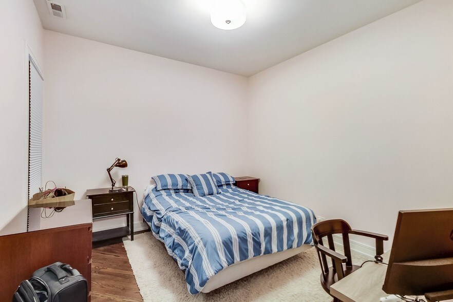 More Photos Of 2636 N Lincoln Ave, Chicago Apartments For Lease