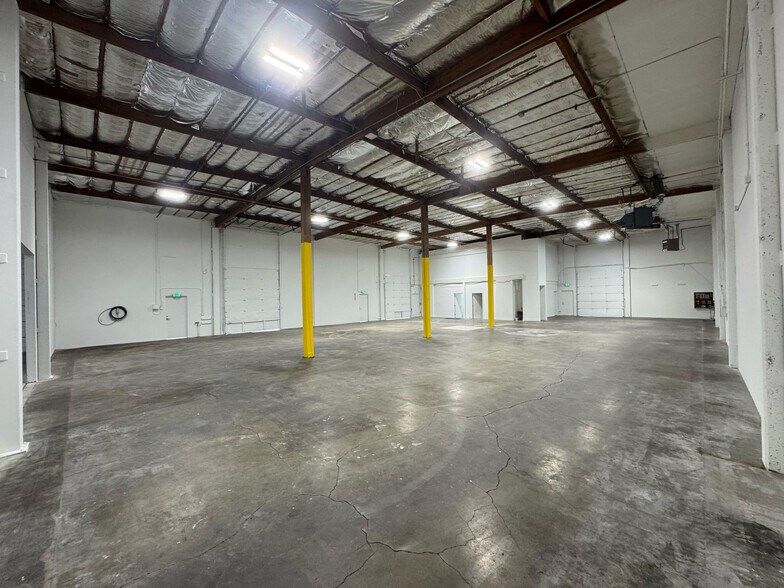 More Photos Of 3202 C St Ne, Auburn Manufacturing For Lease
