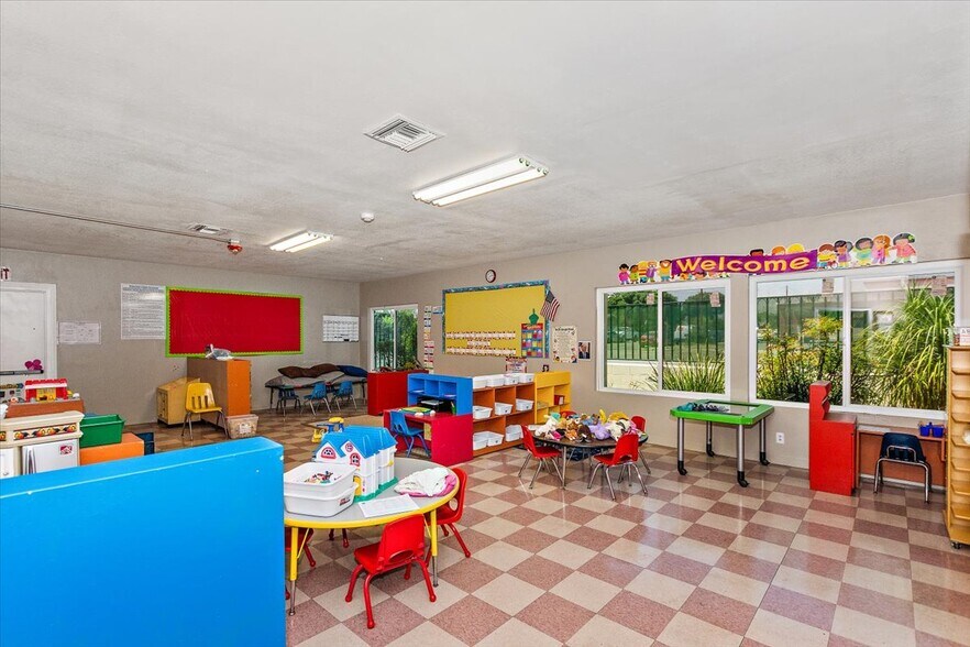 More Photos Of 1455 E Lynwood Dr, San Bernardino Schools For Sale