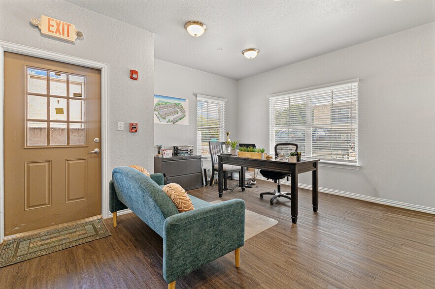 More Photos Of 1407 Sidney Baker St, Kerrville Apartments For Sale