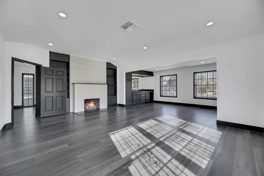 More Photos Of 530 S 7th St, Las Vegas Office Residential For Lease