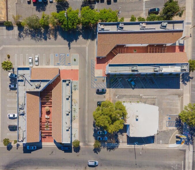More Photos Of 1799 E Florida Ave, Hemet Freestanding For Lease