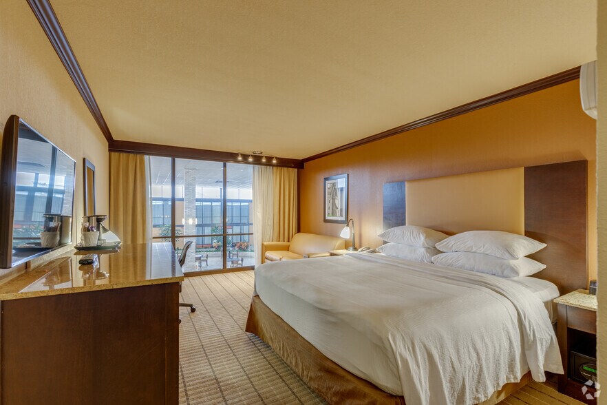 More Photos Of 2101 S Meridian Ave, Oklahoma City Hotel For Sale