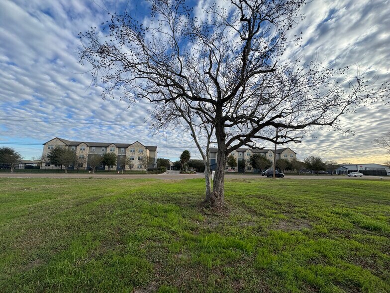 More Photos Of 5303 John Stockbauer Dr, Victoria Land For Sale