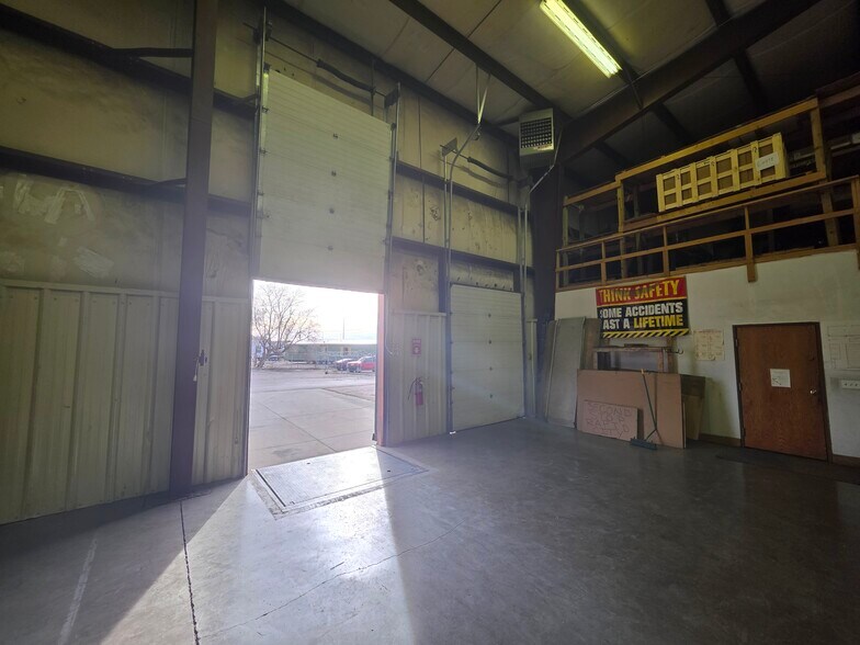 More Photos Of 2720 E Highway 44, Rapid City Freestanding For Lease