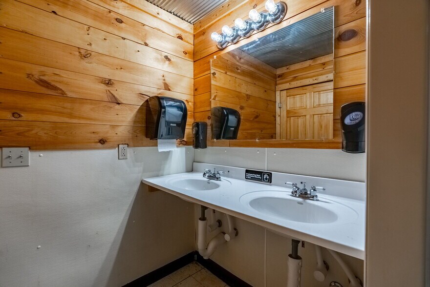More Photos Of 3801 Happy Bend Rd, Atkins Restaurant For Sale