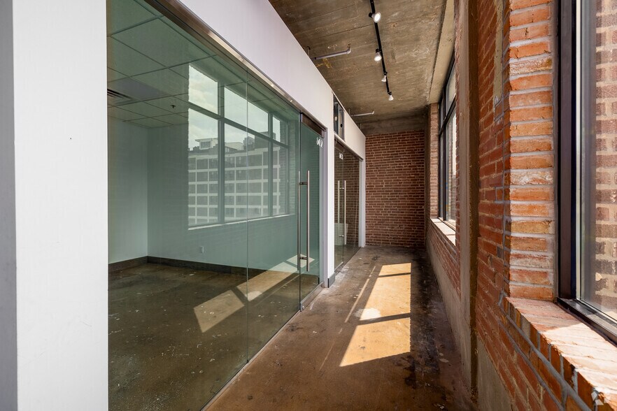 More Photos Of 1409 Washington Ave, Saint Louis Office For Sale