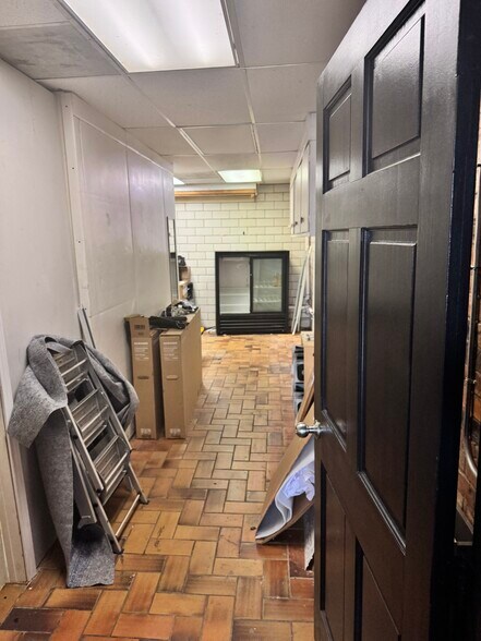 More Photos Of 902 W Panola St, Carthage Freestanding For Lease