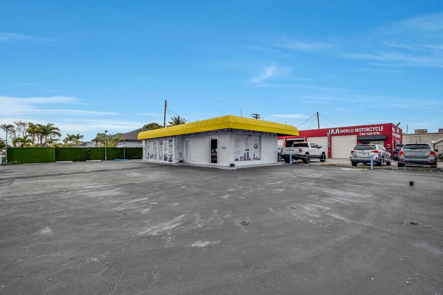 More Photos Of 5600 E 8th Ave, Hialeah Auto Dealership For Lease