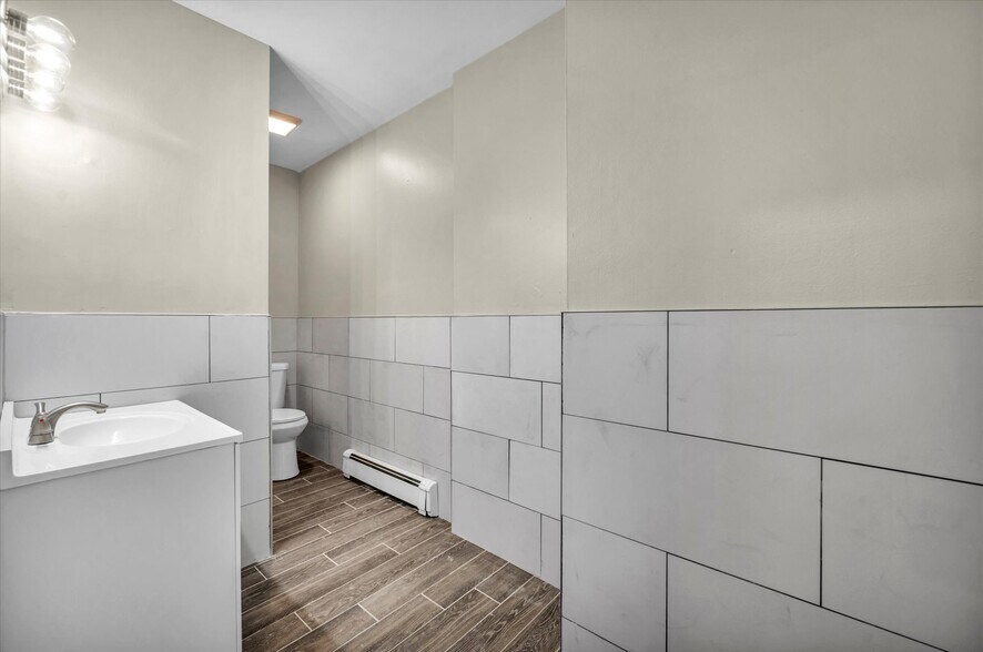 More Photos Of 121 Hillview Ave, Waterbury Apartments For Sale