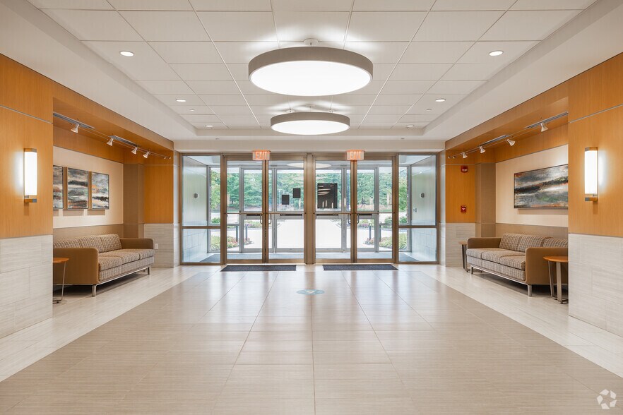 More Photos Of 200 Park Ave, Florham Park Unknown For Lease