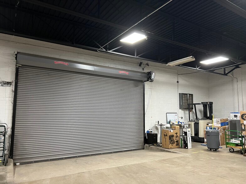 More Photos Of 2919 Canton St, Dallas Light Manufacturing For Sale