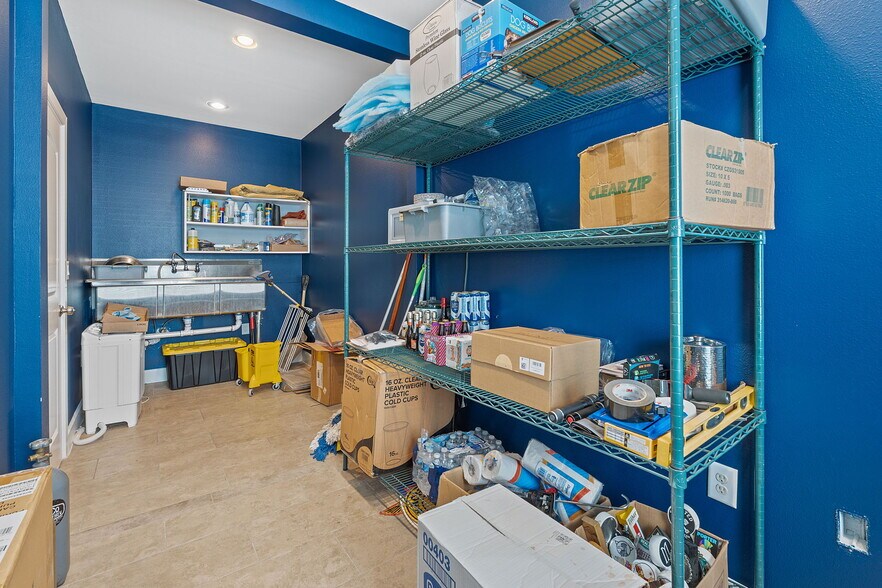 More Photos Of 12507 Pauls Valley Rd, Austin Unknown For Lease