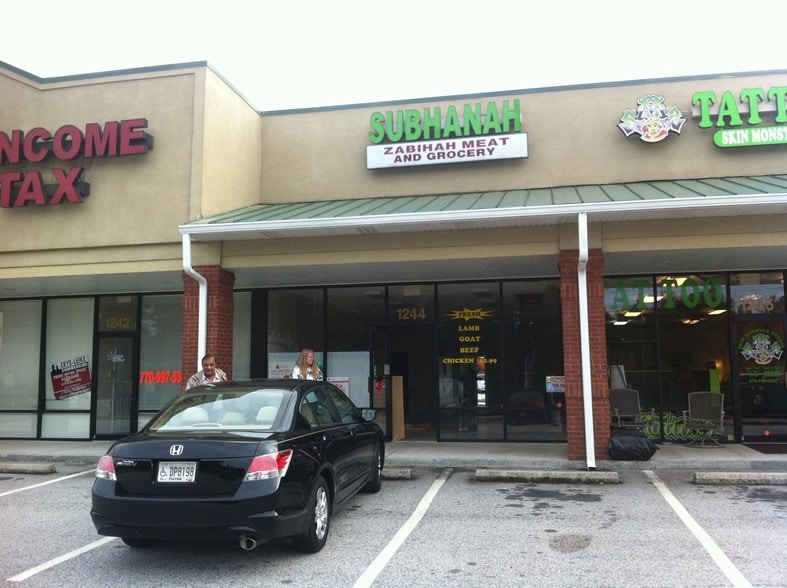 More Photos Of 1240-1254 Highway 138 SW, Riverdale Storefront For Lease