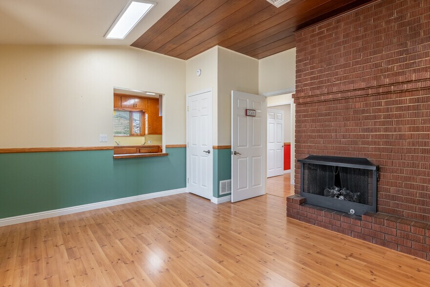 More Photos Of 19361 Beach Blvd, Huntington Beach Medical For Lease
