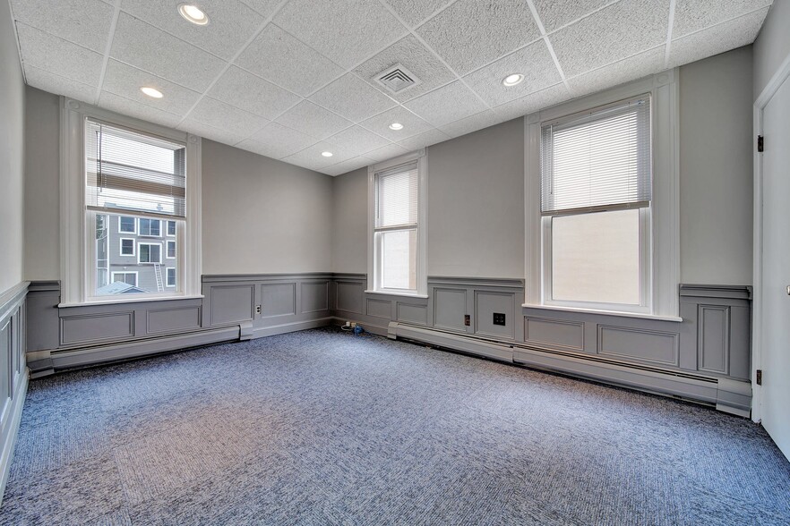 More Photos Of 374 Clifton Ave, Clifton Office For Sale