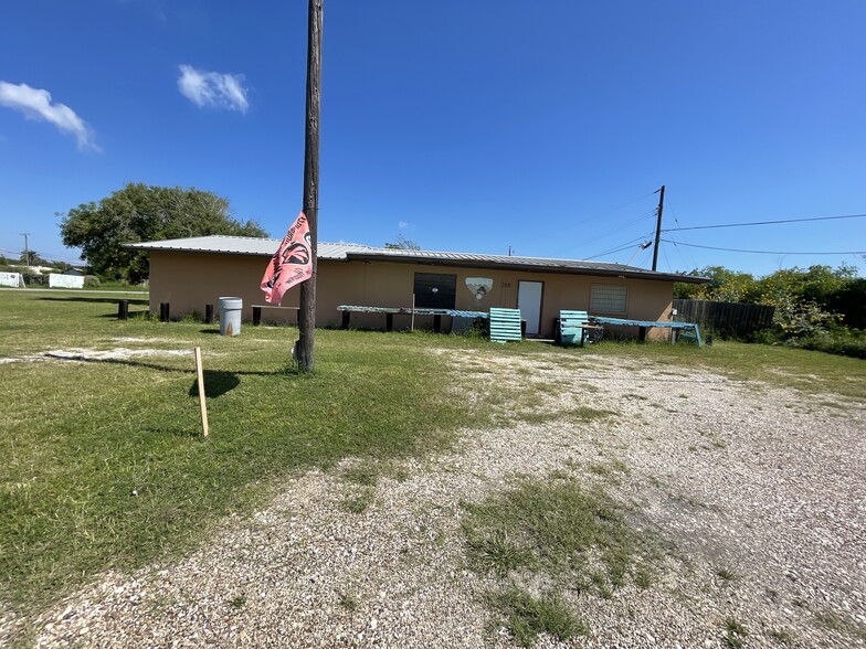 Primary Photo Of 208 E Wheeler Ave, Aransas Pass Theater Concert Hall For Sale