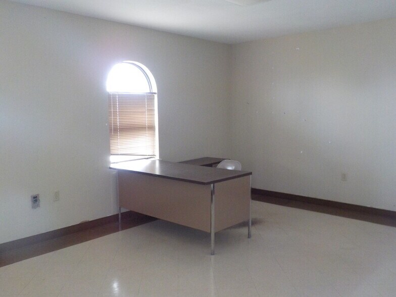 More Photos Of 13785 FM 3067, La Feria Loft Creative Space For Lease