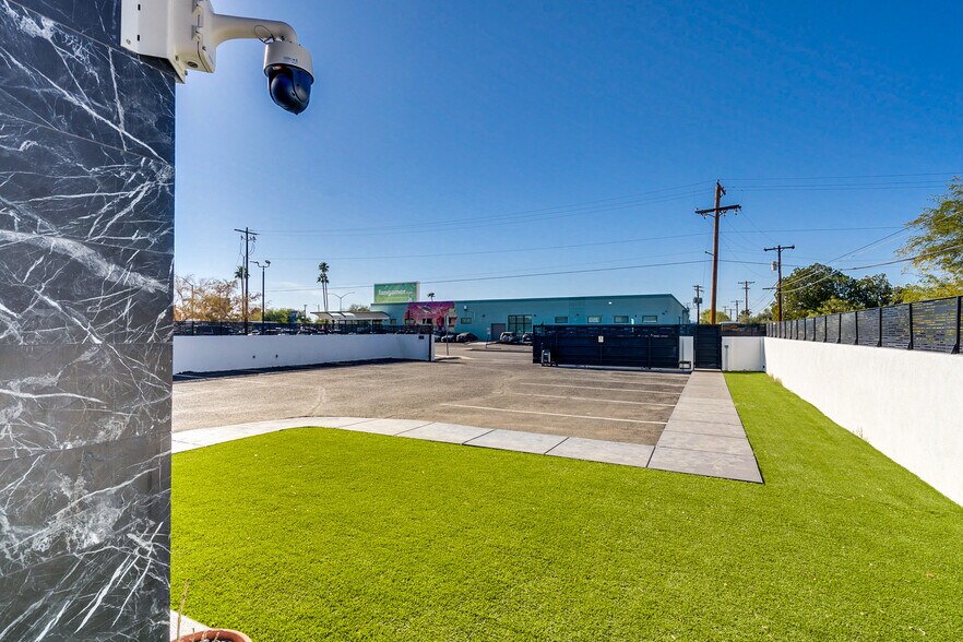 More Photos Of 1140 N Rosemont Blvd, Tucson Research And Development For Sale