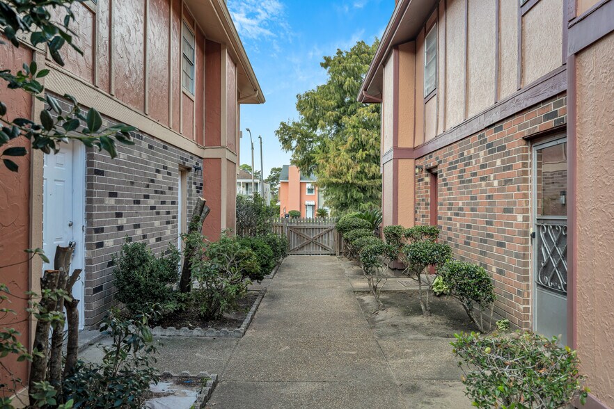 More Photos Of , New Orleans Multifamily For Sale