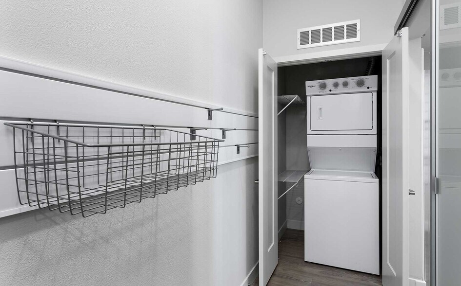 More Photos Of 185 S State College Blvd, Brea Apartments For Lease